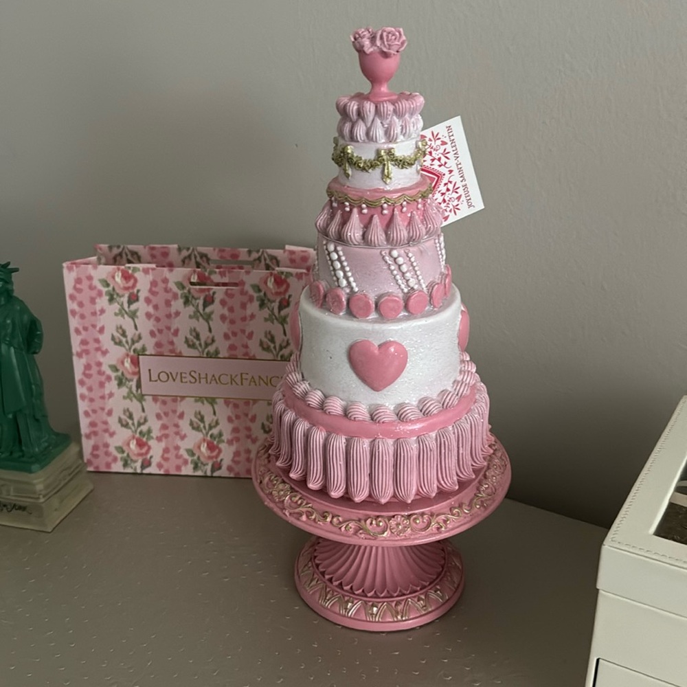 BNWT Coquette Valentine Day Macaroon Heart Pink Faux Tiered Tray Cake
